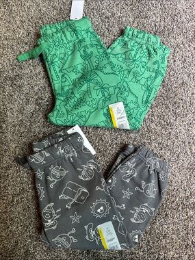 wonder nation Green Dinosaur & Gray Cartoon Food Jogger Pants Set